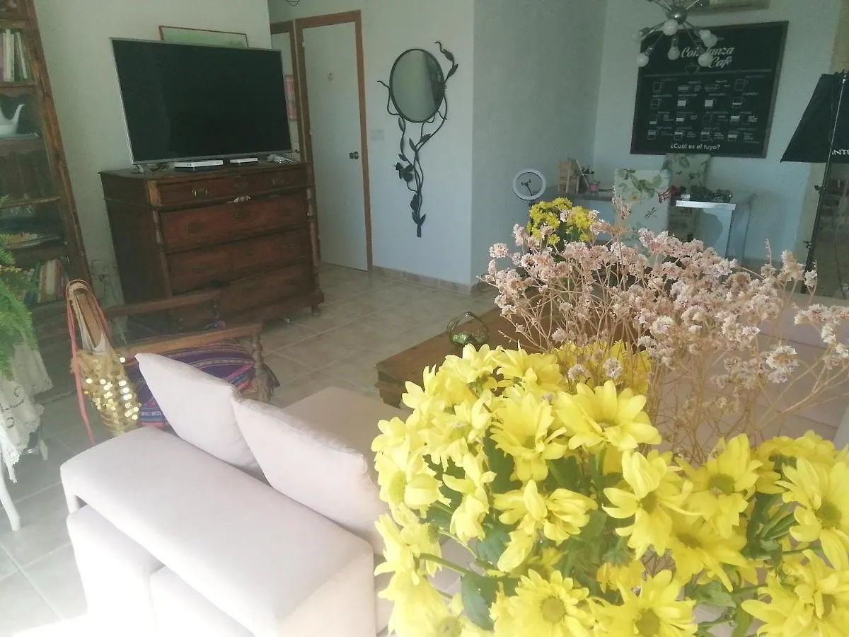 Coty'S Beach, Habitaciones En Casa Compartida ベナルマデナ